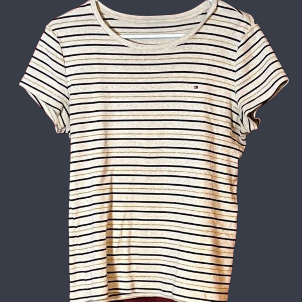 TOMMY HILFIGER women’s striped short sleeve shirt size large but fits small.